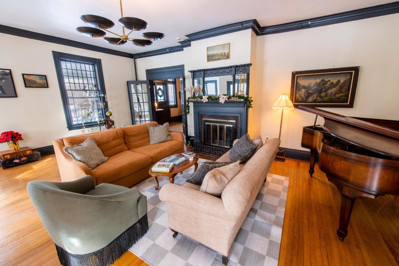 Inn The Constance By The Collection Lenox